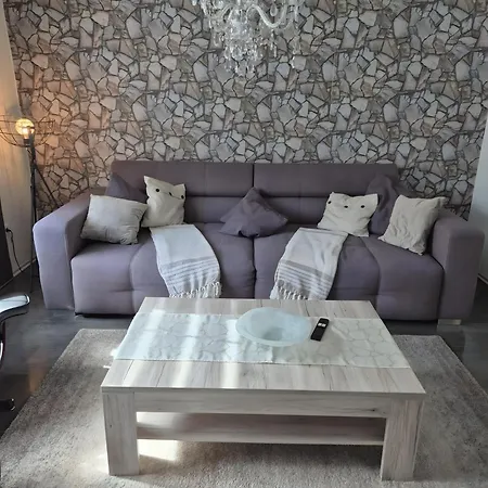 House Eifelglueck بيت ضيافة Großlittgen
