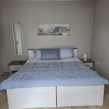 بيت ضيافة House Eifelglueck Großlittgen