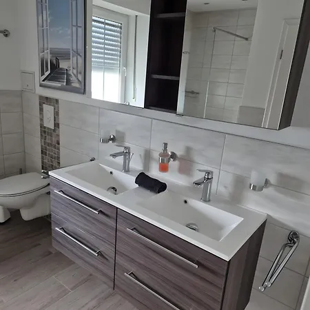 House Eifelglueck بيت ضيافة 3*
