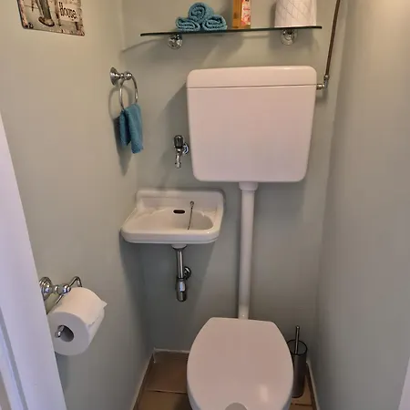 House Eifelglueck بيت ضيافة 3*