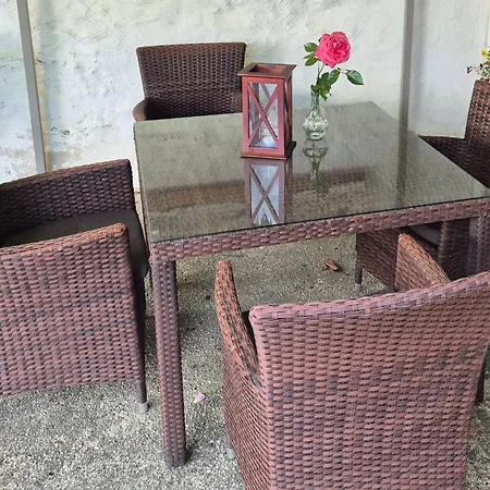 House Eifelglueck بيت ضيافة
